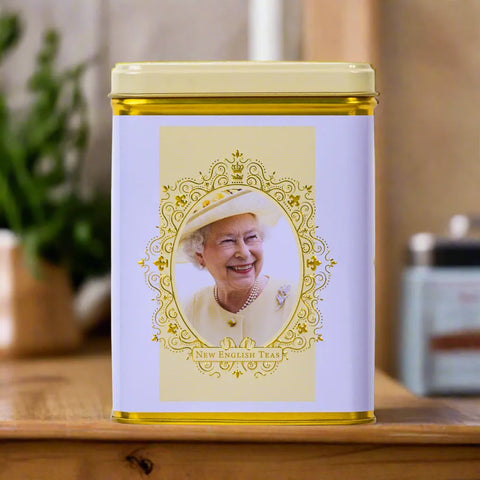 The Royal Family Portrait Tea Tin - Queen Elizabeth II - New English Teas