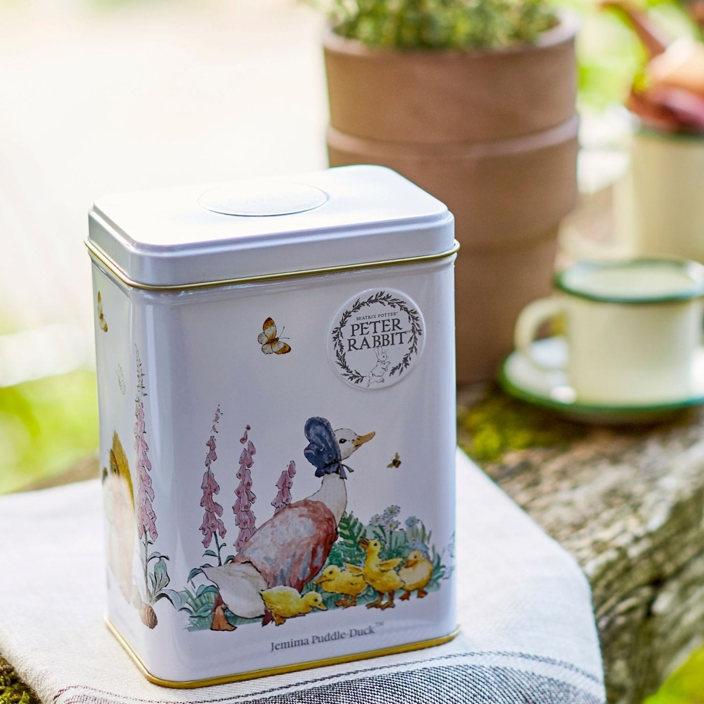 Beatrix Potter, Jemima Puddle-Duck Tea Tin with 40 Earl Grey teabags Black Tea New English Teas 